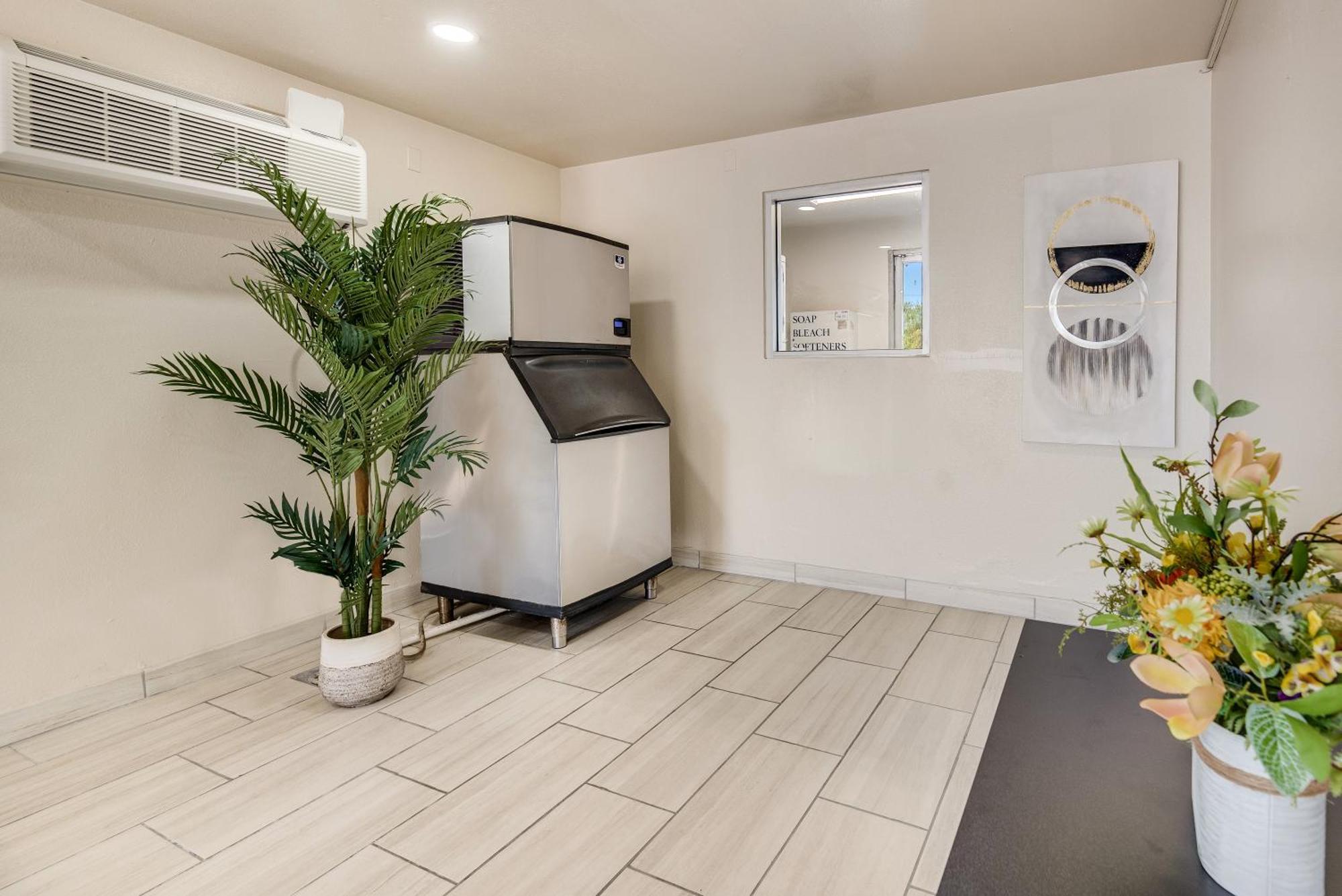 Econo Lodge Stockton Near I-5 Fairgrounds Exteriér fotografie